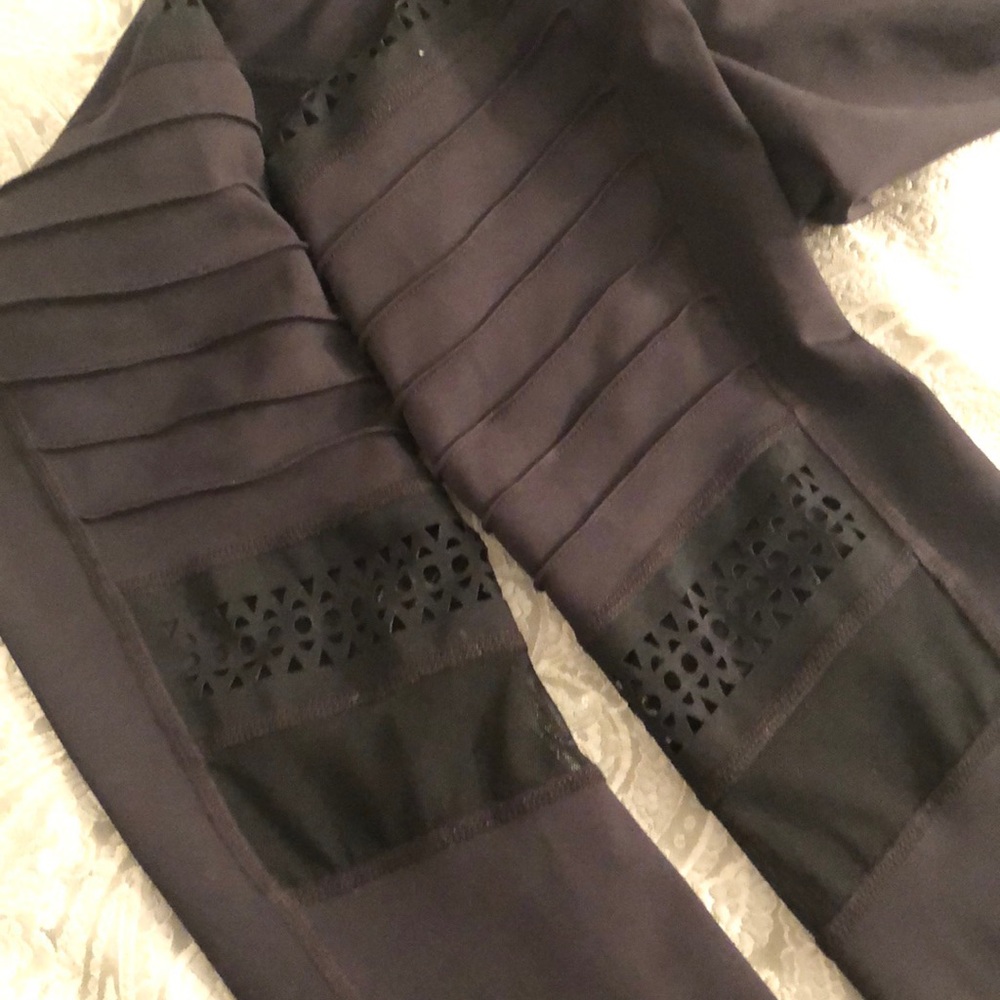 Track & Bliss Small Leggings